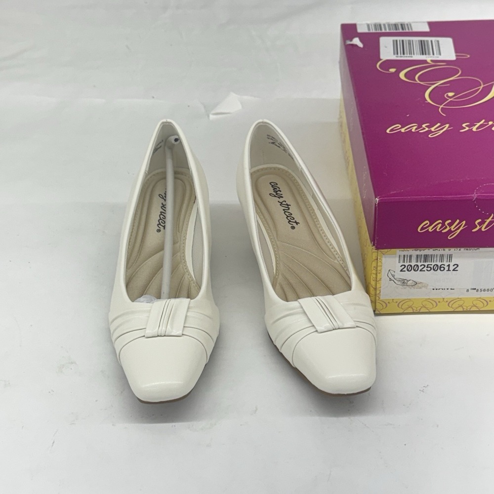 Easy Street Women's Waive Pumps, White 5.5 M Wedding Party Career New Padded